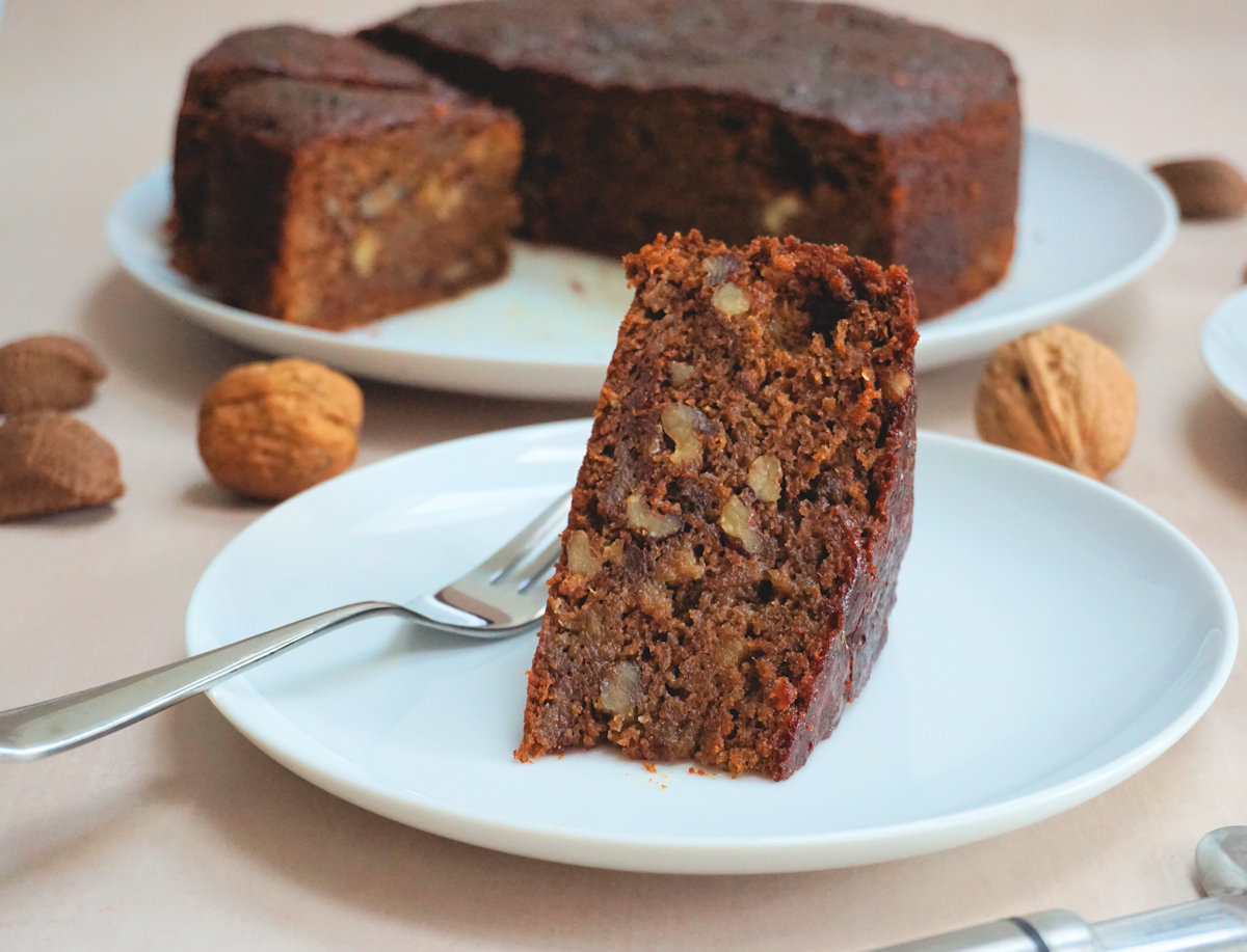 Honey Cake With Dates And Apples Recipe Cuisine Fiend